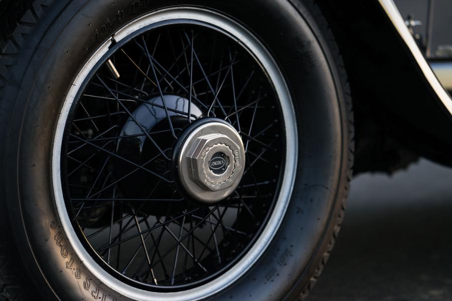 Колеса Lincoln Model L Roadster by Brunn 1925 года  (фото 12 из 29)